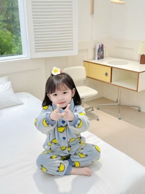 Bathrobe folding and storage